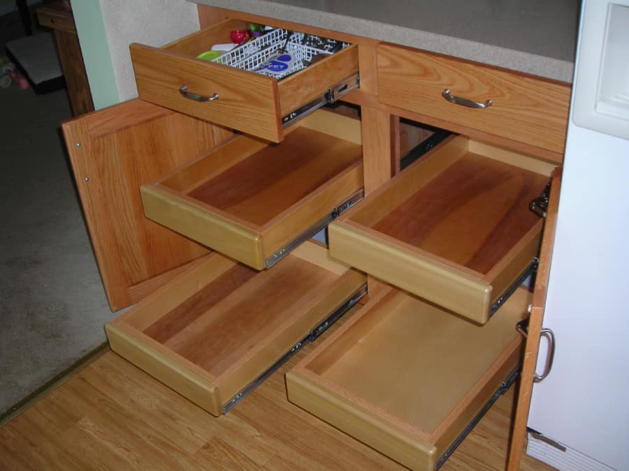 Customized Ktichen Cabinets